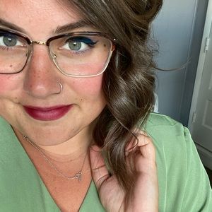 Meet your Posher, Ashley